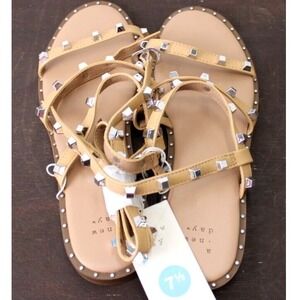 A New Day Womens Tan Studded Gladiator‎ Sandals Size 7.5